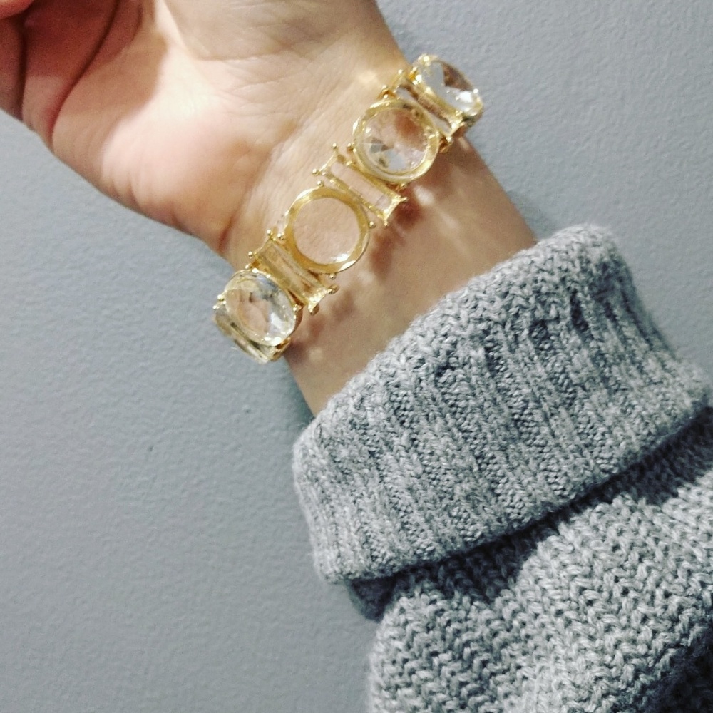 Gold-toned Jewelry Bracelet (elastic)